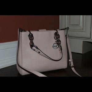 ❗️PRICE DROP ‼️Micheal Kors purse